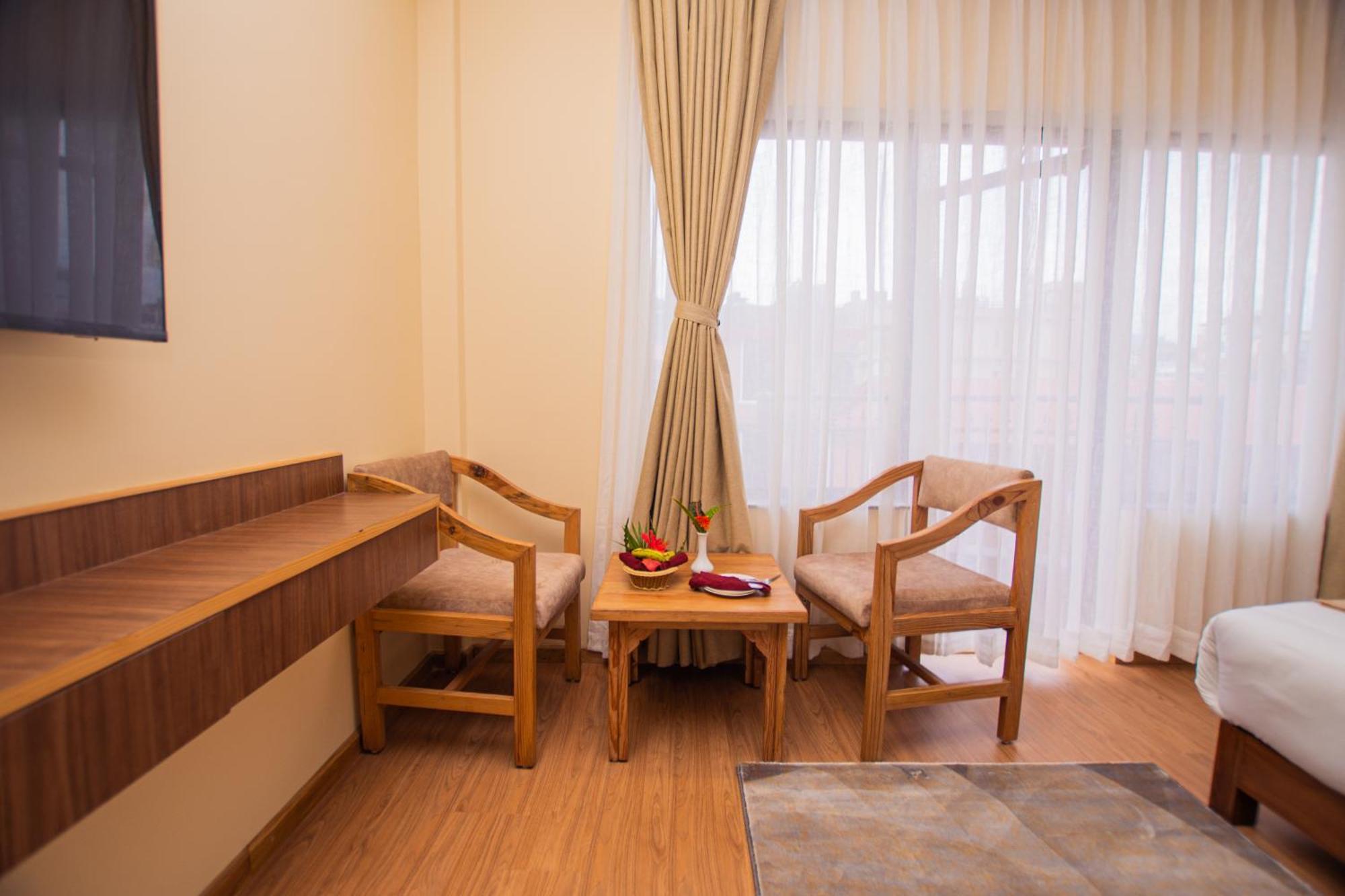 Temple Himalaya Hotel & Spa Pokhara Dış mekan fotoğraf