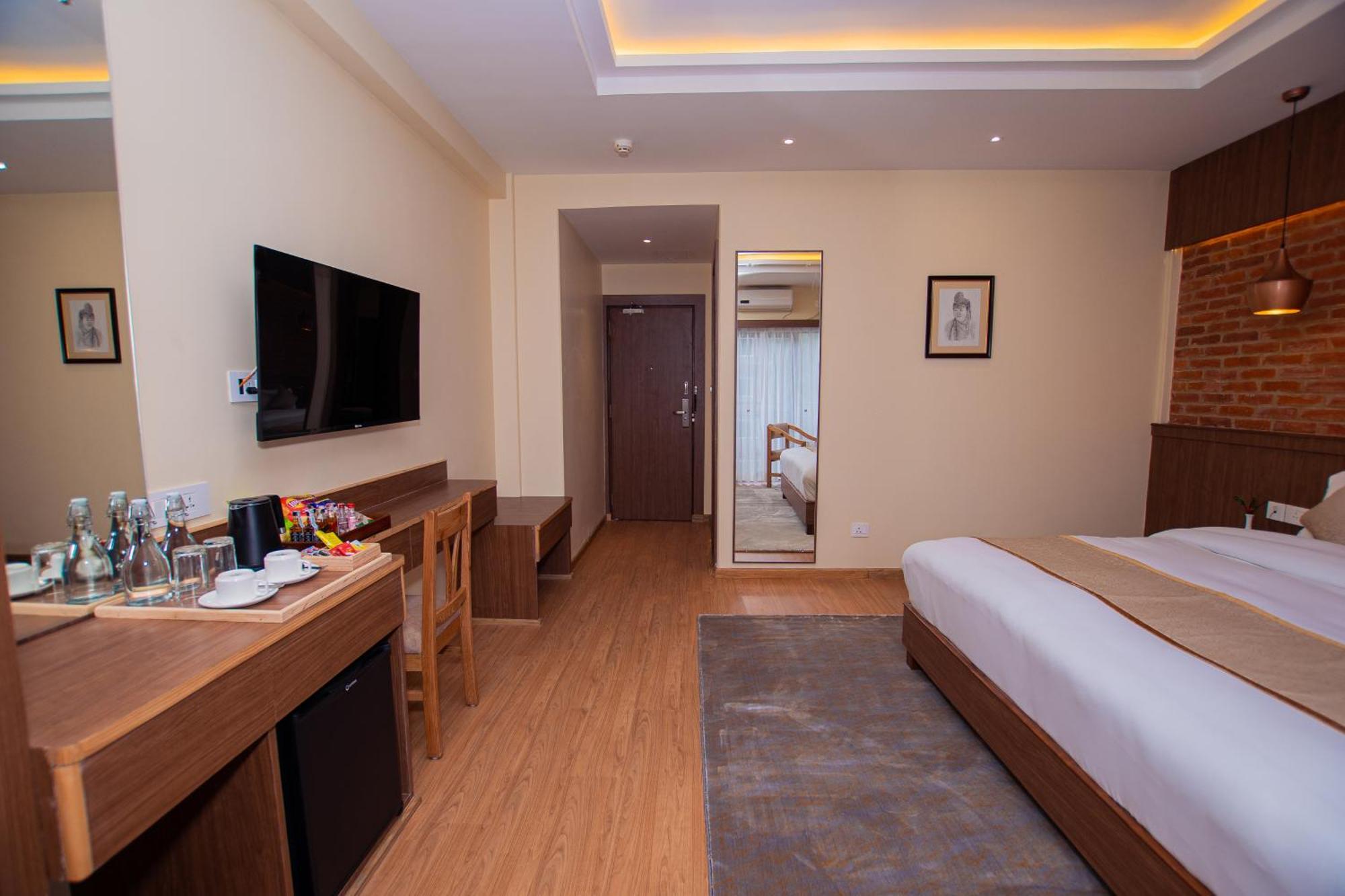 Temple Himalaya Hotel & Spa Pokhara Dış mekan fotoğraf