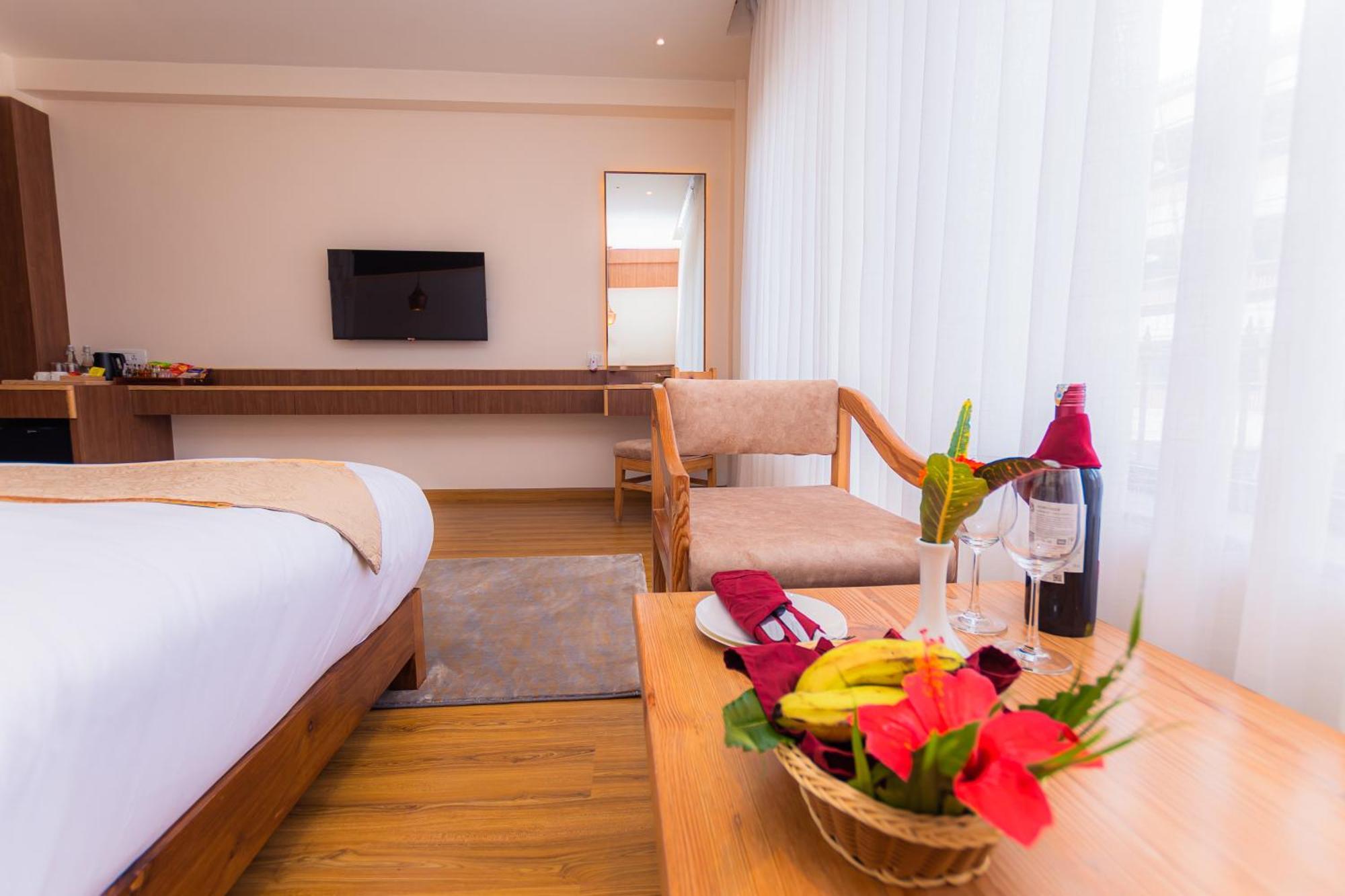 Temple Himalaya Hotel & Spa Pokhara Dış mekan fotoğraf