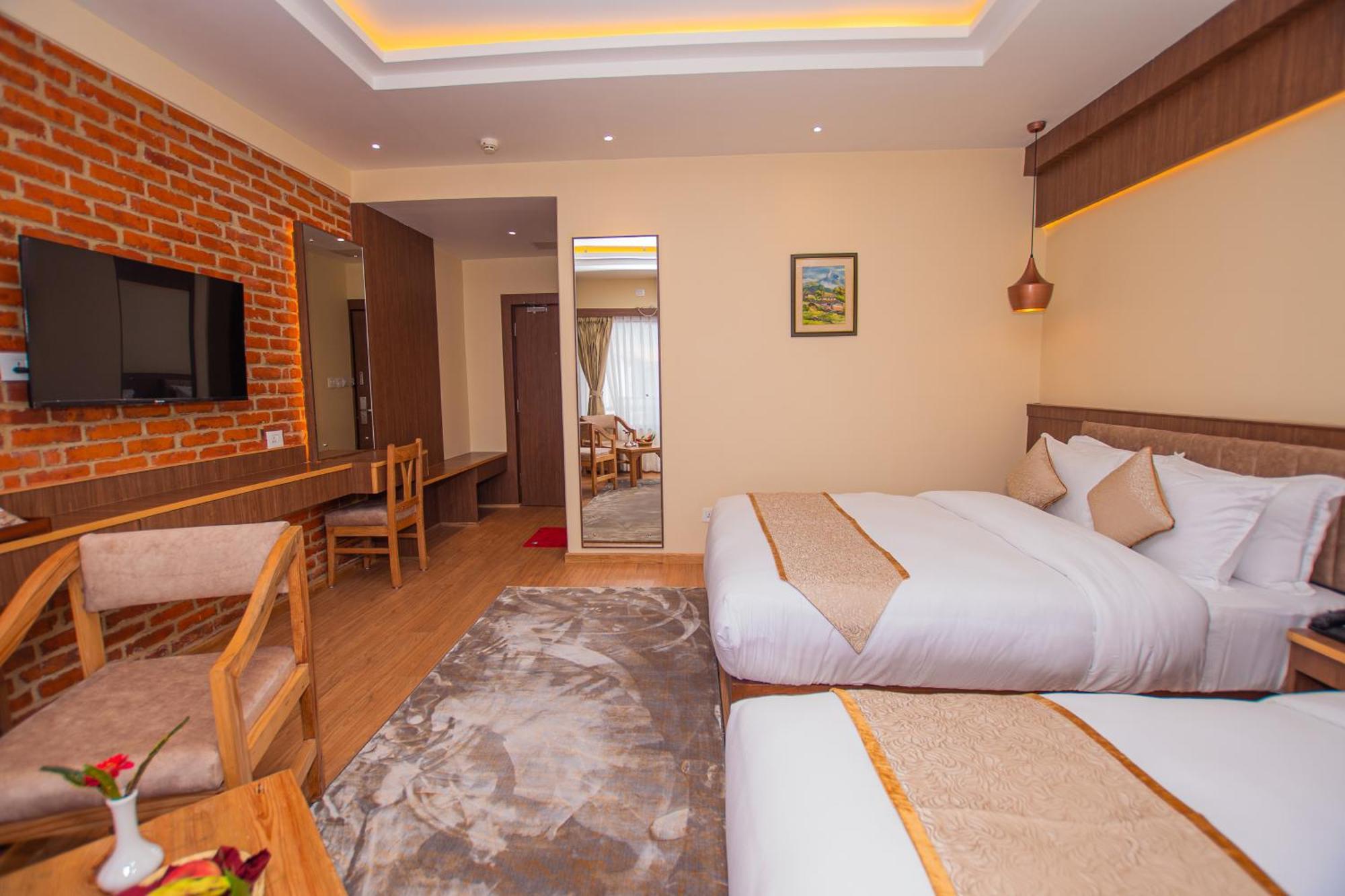Temple Himalaya Hotel & Spa Pokhara Dış mekan fotoğraf