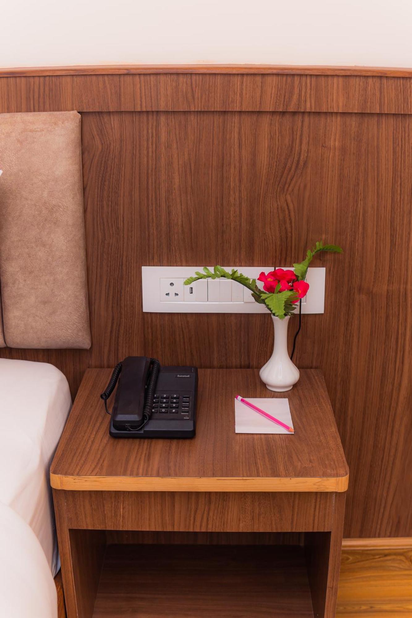 Temple Himalaya Hotel & Spa Pokhara Dış mekan fotoğraf
