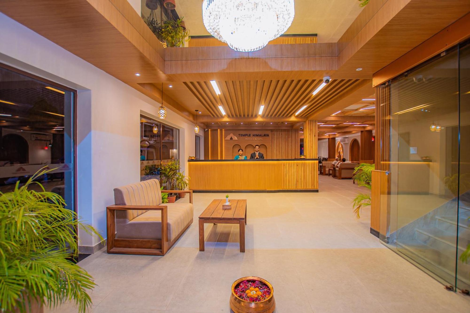 Temple Himalaya Hotel & Spa Pokhara Dış mekan fotoğraf