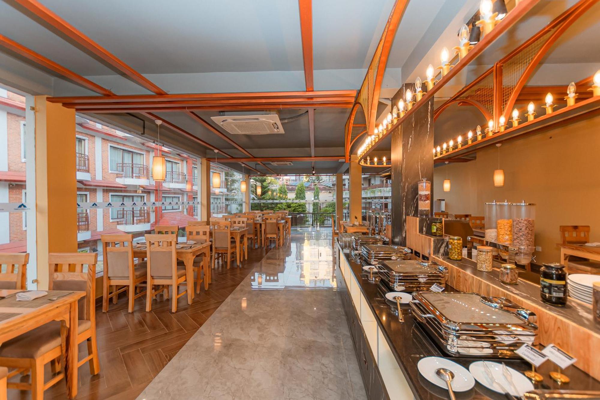 Temple Himalaya Hotel & Spa Pokhara Dış mekan fotoğraf