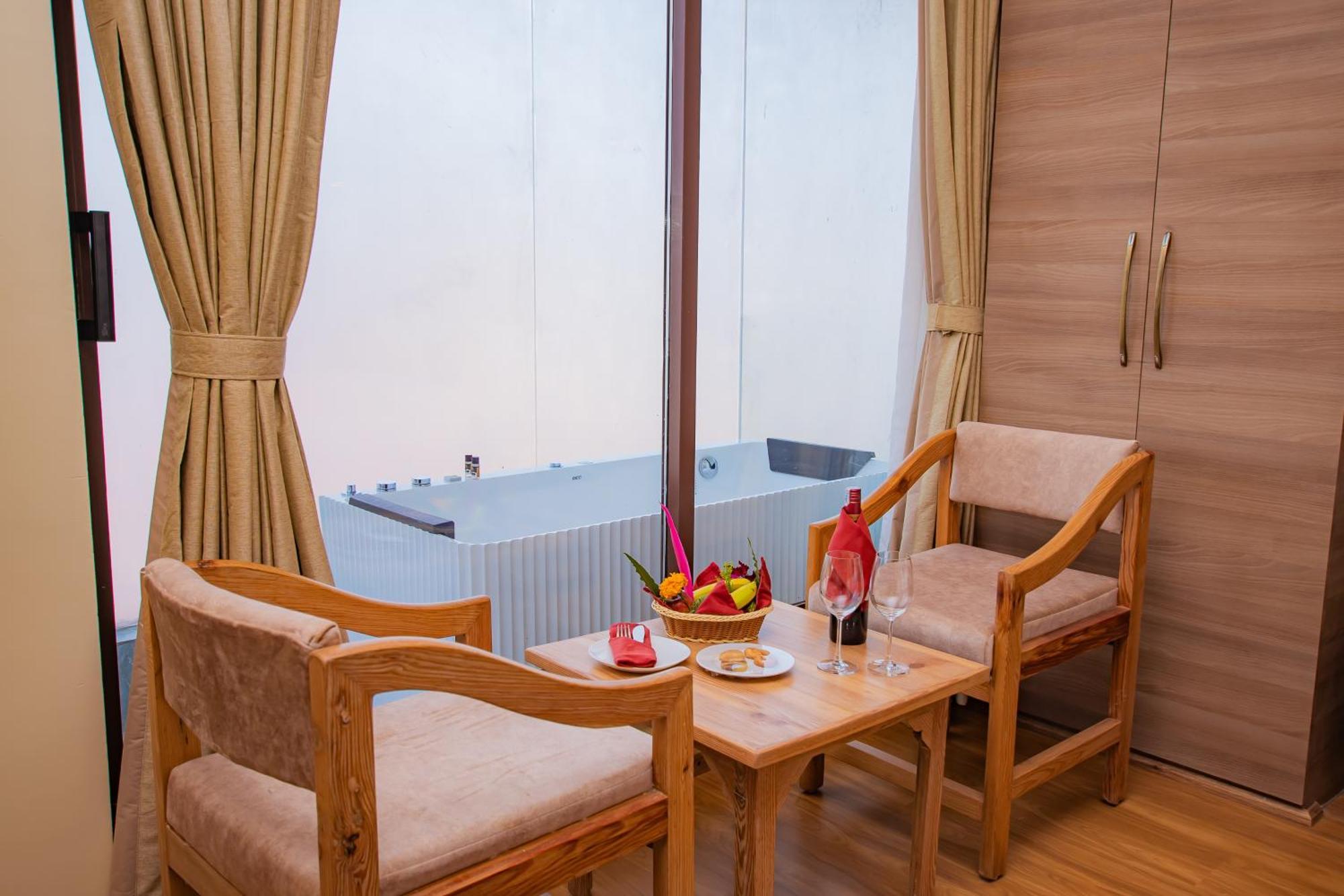 Temple Himalaya Hotel & Spa Pokhara Dış mekan fotoğraf