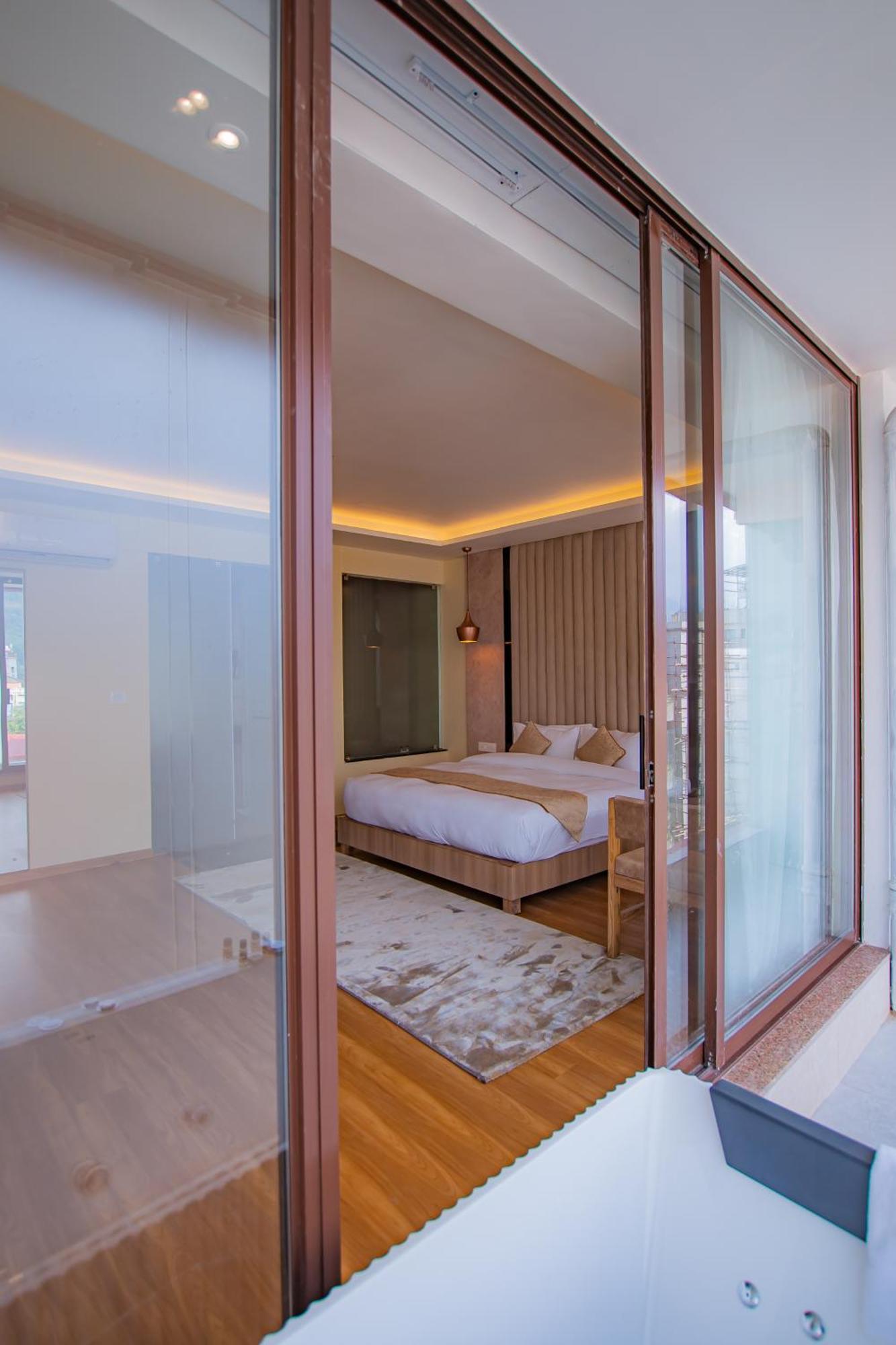 Temple Himalaya Hotel & Spa Pokhara Dış mekan fotoğraf